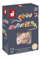 Drevená reťaz prevliekačka Farma Stringable Farm Theme Beads Janod 11 drevených dielikov a 2 šnúrky od 24 mes J05315