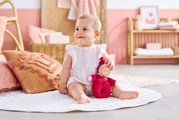 Bábika Babidoux Pink Grenadine Mon Doudou Corolle s modrými očami a hrkálkou 20 cm od 0 mes