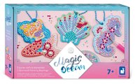 Midi kreatívna sada Magický oceán Magic Ocean Diamond Key Rings Atelier Janod trblietavé obrázky s kryštálikmi 700 mini kamienkov od 7 rokov J07793