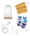 Kreatívna sada na výrobu dekorácie Svietiace motýle Illuminated Butterfly Bell Jar Atelier Janod 10-dielna od 8 rokov J07878