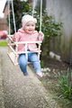 Drevená hojdačka Wooden Baby Swing Outdoor Eichhorn prírodná 140-210 cm dĺžka 30*30 cm sedadlo 20 kg nosnosť od 12 mes