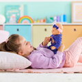 Bábika Bébé Calin Capucine Teddy Bear Mon Premier Poupon Corolle s hnedými klipkajúcimi očami 30 cm od 18 mes