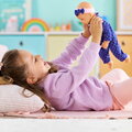 Bábika Bébé Calin Capucine Teddy Bear Mon Premier Poupon Corolle s hnedými klipkajúcimi očami 30 cm od 18 mes