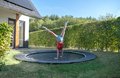 Trampolína Dynamic Groundlevel Sports Exit Toys do zeme okrúhla 366 cm priemer čierna