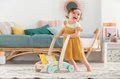 Drevené chodítko a kočík Wooden Baby Walker Pilow Corolle s mäkkým vankúšom pre bábiku od 12 mes