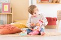 Obedová súprava s podbradníkom Mealtime Set Corolle pre 30 cm bábiku 5 doplnkov od 18 mes