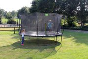 Trampolína s ochrannou sieťou Silhouette trampoline Exit Toys okrúhla priemer 427 cm čierna