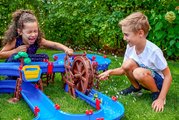 Vodná dráha Mega Water Wheel AquaPlay viacposchodová s vodným mlynom a šmykľavkou s loďkami figúrkami a doplnkami