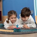 Flexibilná autodráha Flextreme Stitch Set Smoby s elektronickým autíčkom 184 dielov dráhy 4,4 m dĺžka od 4 rokov