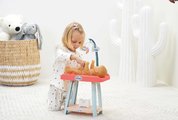 Opatrovateľská súprava pre bábiku Nursery 3v1 Écoiffier prebaľovací stolík jedálenská stolička a vanička s nočníkom 14 doplnkov od 18 mes