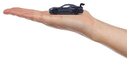 Mașinuță BMW Premium Majorette metalică, cu suspensie; lungime 7,5 cm; 6 tipuri diferite