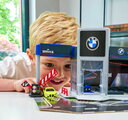 Garáž s predvádzacou platformou BMW Showroom Majorette s kovovým modelom autíčka 1:64 MJ2106000
