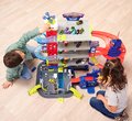 Garáž 6 poschodová s motorizovaným výťahom Super Chase Center Majorette so zvukom a svetlom elektronický vláčik a 4 autíčka od 5 rokov