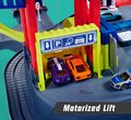 Garáž 6 poschodová s motorizovaným výťahom Super Chase Center Majorette so zvukom a svetlom elektronický vláčik a 4 autíčka od 5 rokov