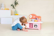 Kuchynka s jedálenskou stoličkou pre bábiku Baby Nurse Kitchen & High Chair Smoby s kuchynským robotom 7 doplnkov od 18 mes