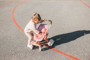 Kočík športový s otočnými kolieskami Pop Pushchair Soft Baby Nurse Smoby s textilným poťahom pre 42 cm bábiku výška rúčky 53 cm od 18 mes