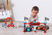 Stavebnica Preteky Formula 1 Grand Prix Abrick Écoiffier s 3 autíčkami a 4 figúrkami od 18 mes