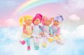 Bábika Praline Rainbow Dolls Corolle s hodvábnymi vlasmi a vanilkou ružová 38 cm od 3 rokov