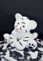 Plyšový snežný tiger White Baby Tiger Histoire d’ Ours v darčekovom balení biely 25 cm od 0 mes