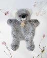 Plyšová koala na bábkové divadlo Koala Puppet Sweety Mousse Histoire d’ Ours sivá 25 cm od 0 mes