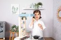 Kuchynka elektronická Bon Appetit Kitchen Smoby s kávovarom a chladnička s rúrou na pečenie 23 doplnkov 96 cm výška/49 cm pult
