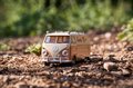 Autíčko Volkswagen T1 Wheeljack Transformers T7 Jada kovové s otvárateľnými dverami 1:32