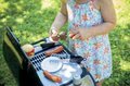 Grill Barbecue Smoby s mechanickými funkciami a zvukom a 18 doplnkami 73 cm výška