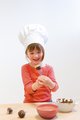 Hravá kuchárka s receptami pre deti Chef Easy Biscuits Factory Smoby na prípravu drobných koláčov s ozdobami od 5 rokov