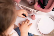 Kozmetický kufrík so zrkadlom My Beauty Vanity Smoby kaderníctvo s fénom a kozmetika s nechtovým štúdiom 10 doplnkov