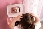 Kozmetický kufrík so zrkadlom My Beauty Vanity Smoby kaderníctvo s fénom a kozmetika s nechtovým štúdiom 10 doplnkov