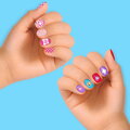 Nechtové štúdio s elektronickým sušičom Glam Nail Salon Smoby s reálnym lakom na nechty a nálepkami 9 doplnkov od 6 rokov