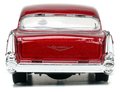 Autíčko vianočné Chevrolet 1957 Jada kovové s otvárateľnými dverami a figúrkou Santa Claus dĺžka 13 cm 1:32