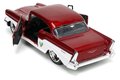 Autíčko vianočné Chevrolet 1957 Jada kovové s otvárateľnými dverami a figúrkou Santa Claus dĺžka 13 cm 1:32