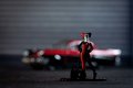 Autíčko DC Chevy Bel Air 1957 Jada kovové s otvárateľnými dverami a figúrkou Harley Quinn dĺžka 13 cm 1:32