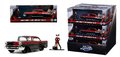 Autíčko DC Chevy Bel Air 1957 Jada kovové s otvárateľnými dverami a figúrkou Harley Quinn dĺžka 13 cm 1:32