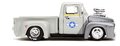 Autíčko Street Fighter Ford Pickup 1956 Jada kovové s otvárateľnými časťami a figúrkou Guile dĺžka 20 cm 1:24