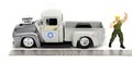 Autíčko Street Fighter Ford Pickup 1956 Jada kovové s otvárateľnými časťami a figúrkou Guile dĺžka 20 cm 1:24