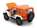Autíčko Jeep Wrangler 2007 M&M Jada kovové s otvárateľnými dverami a figúrka Orange dĺžka 18 cm 1:24