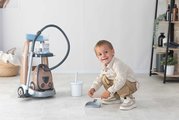 Upratovací vozík a elektronický vysávač Rowenta Trolley Vacuum Cleaner Smoby s realistickým zvukom s metlou lopatkou a 9 doplnkami