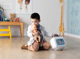 Lekársky kufrík s mechanickým teplomerom Medical Case Smoby so stetoskopom a okuliarmi 10 doplnkov