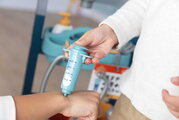 Lekársky vozík elektronický Electronic Medical Trolley Smoby so zvukom a svetlom stetoskop s mechanickým teplomerom 12 doplnkov