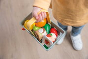 Obchod s dávkovačom potravín Nature&Fresh Market Smoby s funkčným skenerom so zvukom a svetlom a nákupný košík 35 doplnkov