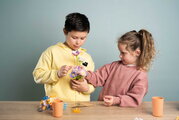 Kvetinárstvo s vlastnou výrobou textilných kvetov Crea My Flower Factory Smoby s vázami 102 doplnkov