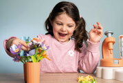 Kvetinárstvo s vlastnou výrobou textilných kvetov Crea My Flower Factory Smoby s vázami 102 doplnkov