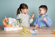 Kvetinárstvo s vlastnou výrobou textilných kvetov Crea My Flower Factory Smoby s vázami 102 doplnkov