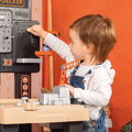 Pracovný stôl trojkrídlový na kolieskach Black&Decker Mega Center Smoby strojárstvo inštalatérstvo maľovanie a tesárstvo 100 doplnkov 103 cm výška