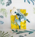 Plyšová koala s klipom na cumlík Yoca le Koala Doudou Dummy Holder Doudou et Compagnie v darčekovom balení modrá 20 cm od 0 mes