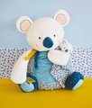 Plyšová koala s mláďatkom Yoca le Koala Pyjama Bag Doudou et Compagnie na odloženie pyžama modrá 40 cm od 0 mes