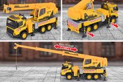 Autíčko stavebné so žeriavom Volvo Truck Crane Majorette kovové dĺžka 22 cm