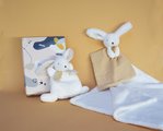 Plyšový zajačik na maznanie Happy Wild Doudou et Compagnie biely 17 cm v darčekovom balení od 0 mes